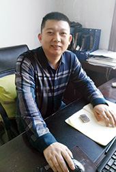 青岛单县商会理事 秦  忠