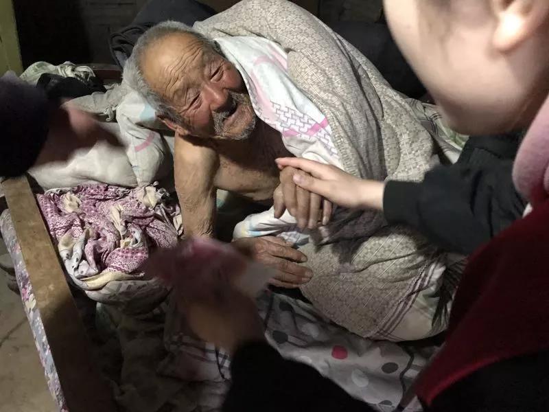 单县商会善行助家乡，爱心暖夕阳 
