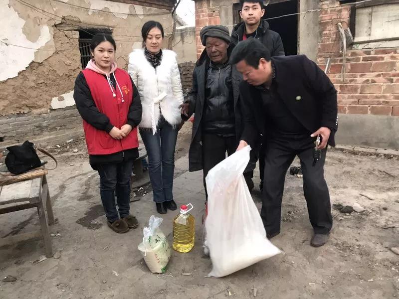 单县商会善行助家乡，爱心暖夕阳 