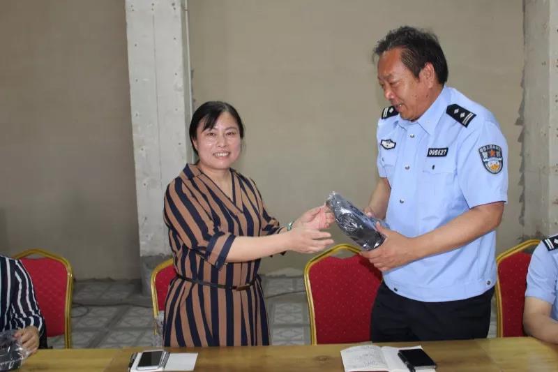 青岛单县商会看望慰问单县公安局上合峰会工作队