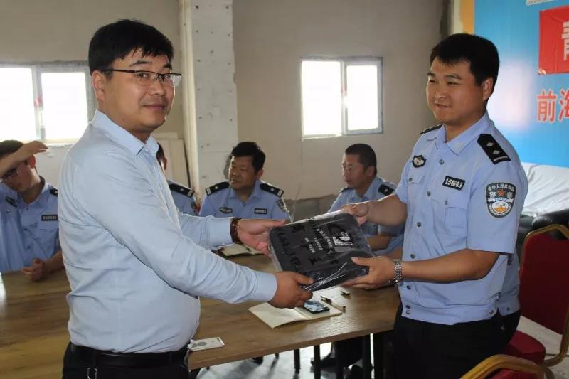 青岛单县商会看望慰问单县公安局上合峰会工作队