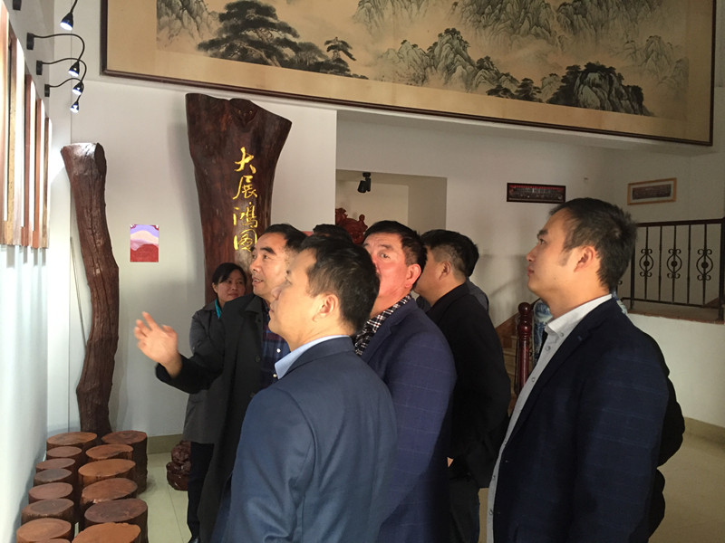 以创新务实 促商会发展