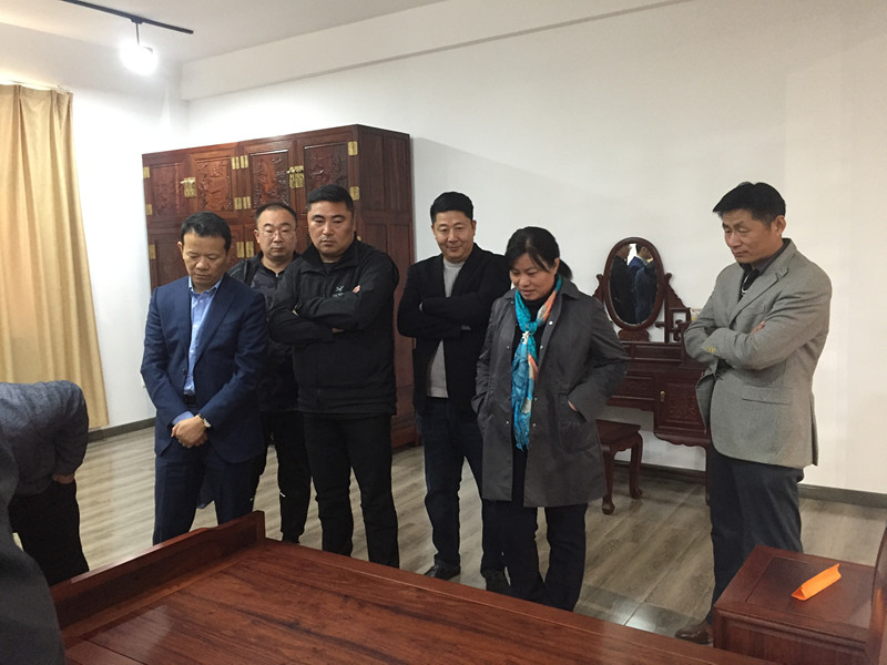 以创新务实 促商会发展