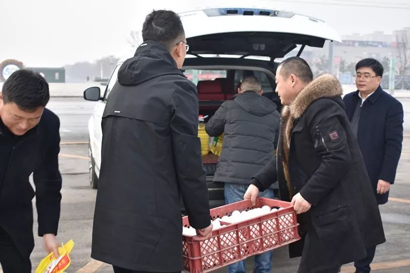 不忘家乡 真情暖冬 